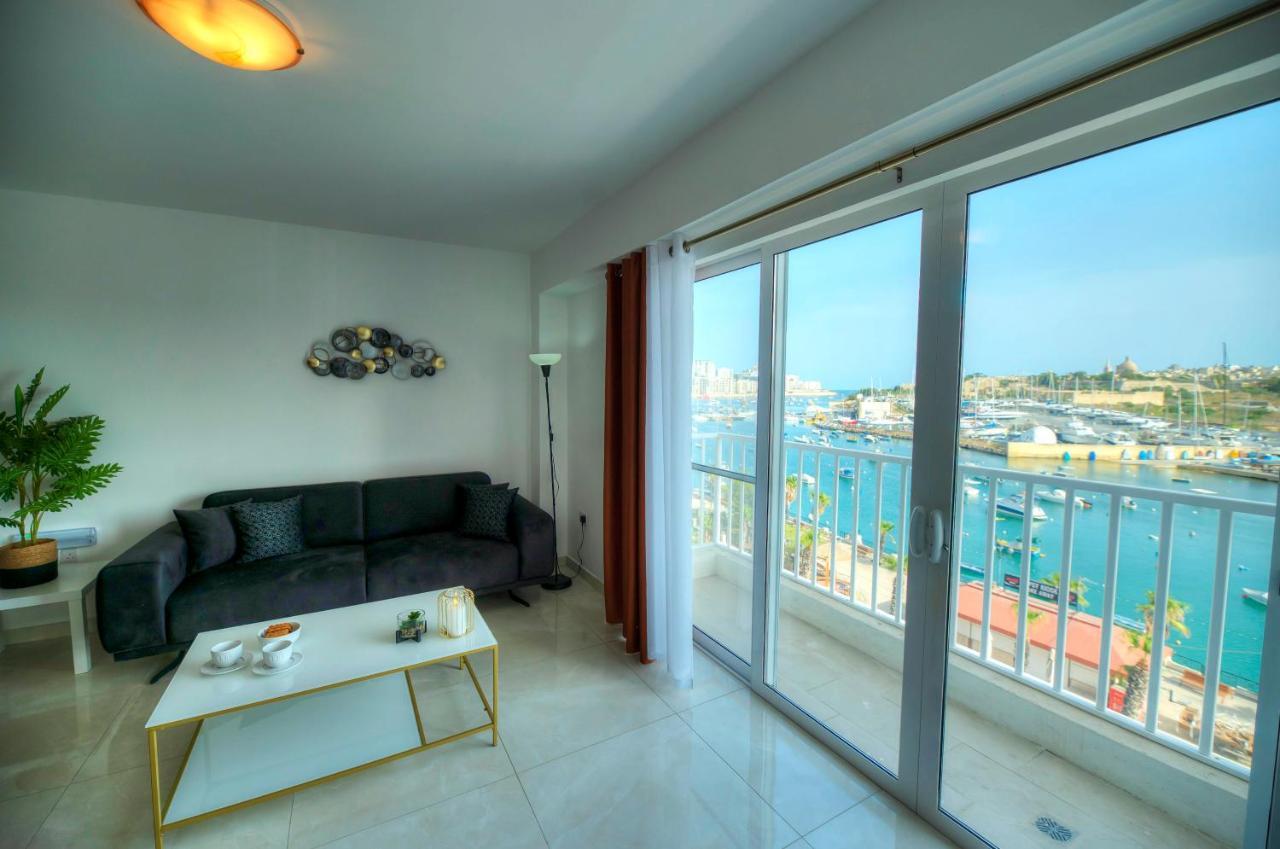 Seafront Beautifully Furnished 2 Bedrooms Gogzr-3 Gzira Buitenkant foto