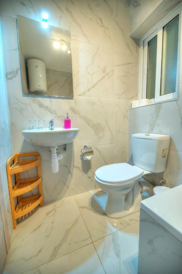 Seafront Beautifully Furnished 2 Bedrooms Gogzr-3 Gzira Buitenkant foto
