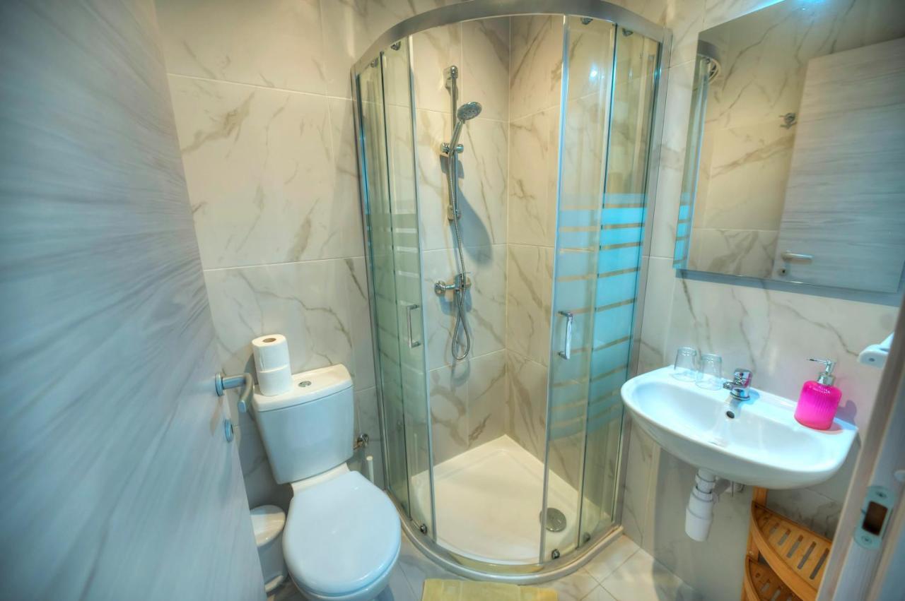 Seafront Beautifully Furnished 2 Bedrooms Gogzr-3 Gzira Buitenkant foto