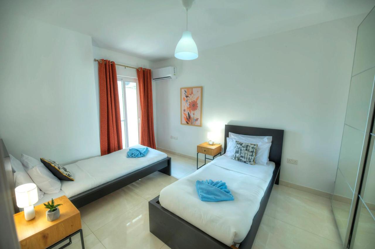 Seafront Beautifully Furnished 2 Bedrooms Gogzr-3 Gzira Buitenkant foto