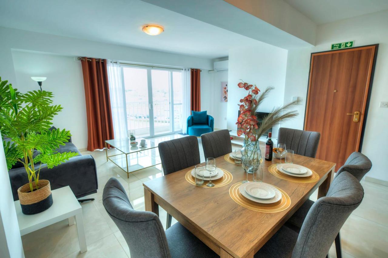 Seafront Beautifully Furnished 2 Bedrooms Gogzr-3 Gzira Buitenkant foto